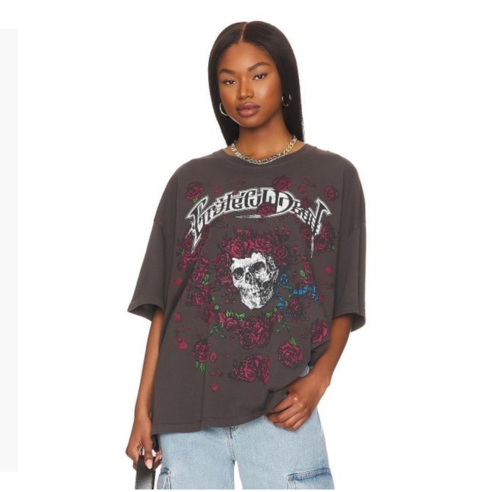 Grateful Dead Roses Tee in Washed Black
DAYDREAMER